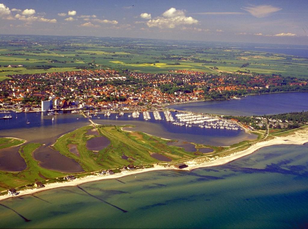 Hotel Stadt Hamburg Heiligenhafen Exterior foto